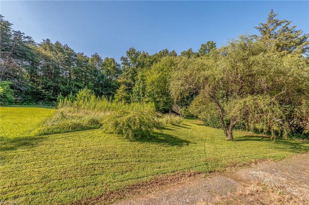 2176 Vienna Dozier Road Pfafftown, NC 27040 - Photo 20 of 22 Property