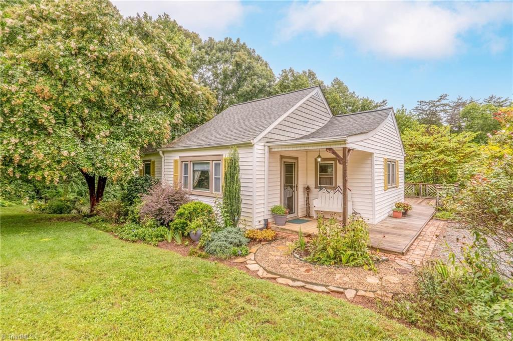 2176 Vienna Dozier Road Pfafftown, NC 27040 - Photo 2 of 22 Exterior