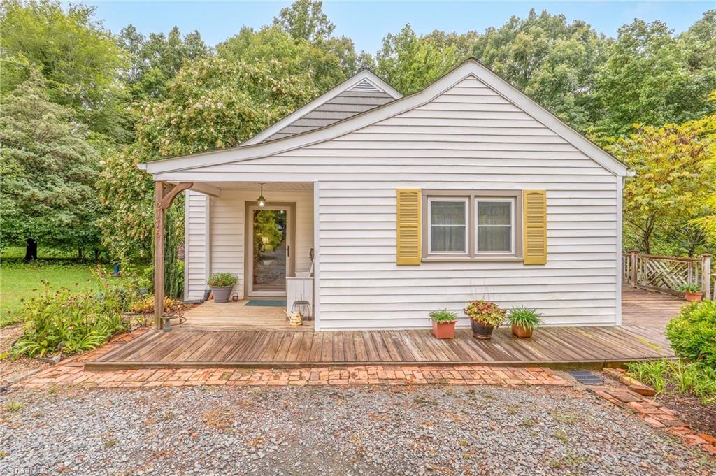 2176 Vienna Dozier Road Pfafftown, NC 27040 - Photo 3 of 22 Exterior