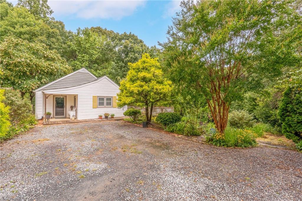 2176 Vienna Dozier Road Pfafftown, NC 27040 - Photo 5 of 22 Exterior