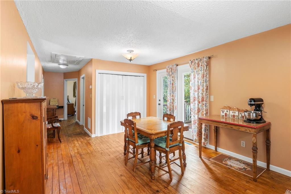 2176 Vienna Dozier Road Pfafftown, NC 27040 - Photo 9 of 22 Kitchen/Dining