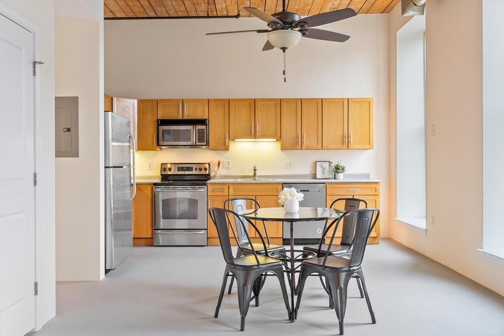 35 Riverwalk Way, Unit R103 Lowell, MA 01854 - Photo 11 of 27