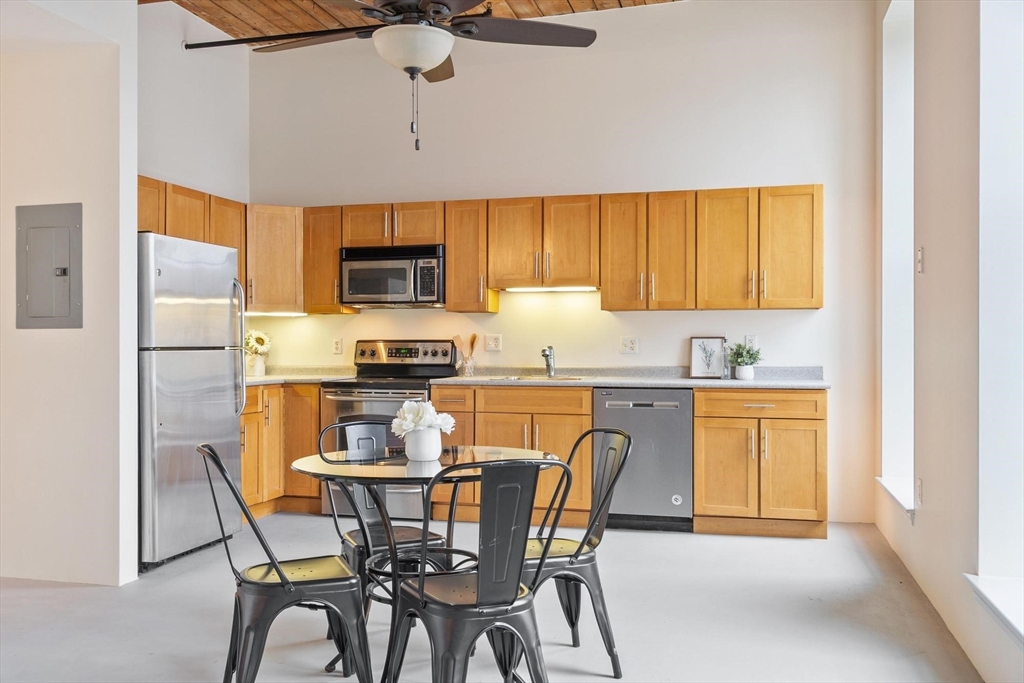 35 Riverwalk Way, Unit R103 Lowell, MA 01854 - Photo 12 of 27