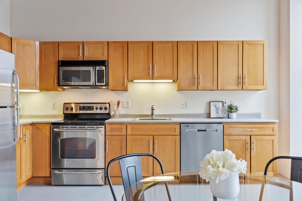 35 Riverwalk Way, Unit R103 Lowell, MA 01854 - Photo 13 of 27