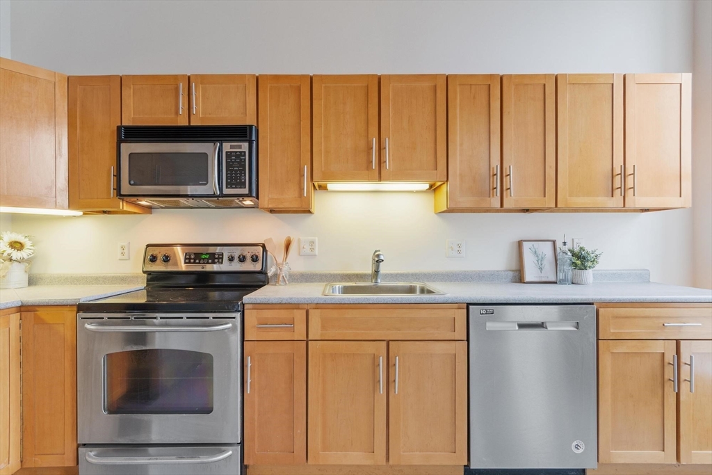 35 Riverwalk Way, Unit R103 Lowell, MA 01854 - Photo 14 of 27