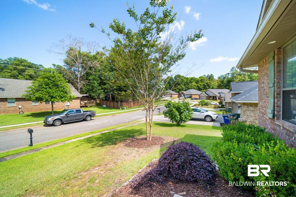 9012 Brookside Lane Daphne, AL 36526 - Photo 25 of 27 Front Yard