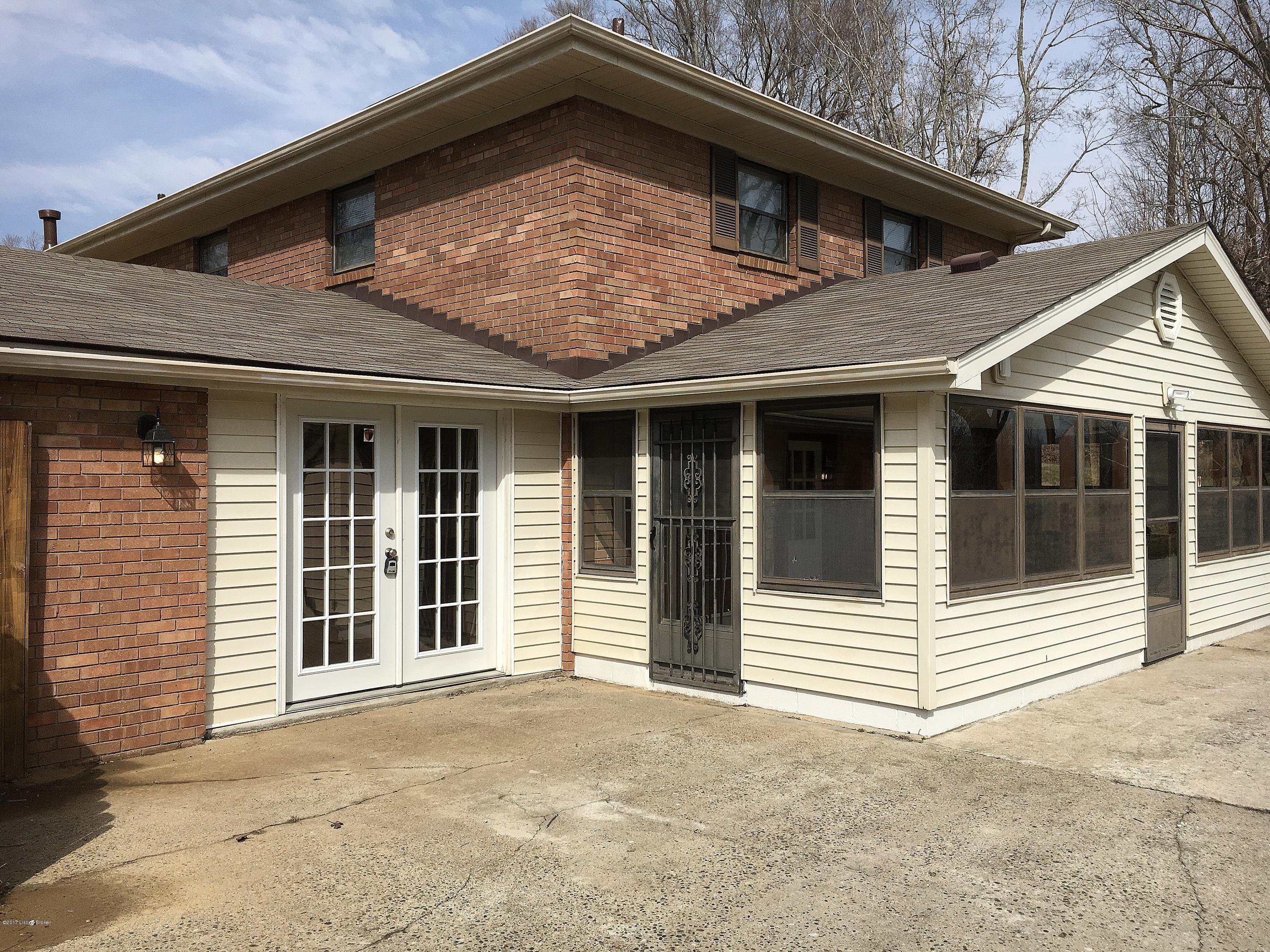 5300 Pendleton Road Louisville, KY 40272 - Photo 75 of 92 Pendleton-enclosed porch outside