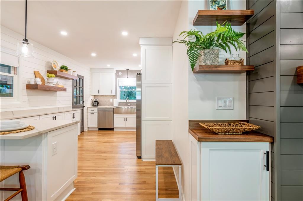 2907 Mt Olive Drive Decatur, GA 30033 - Photo 3 of 28