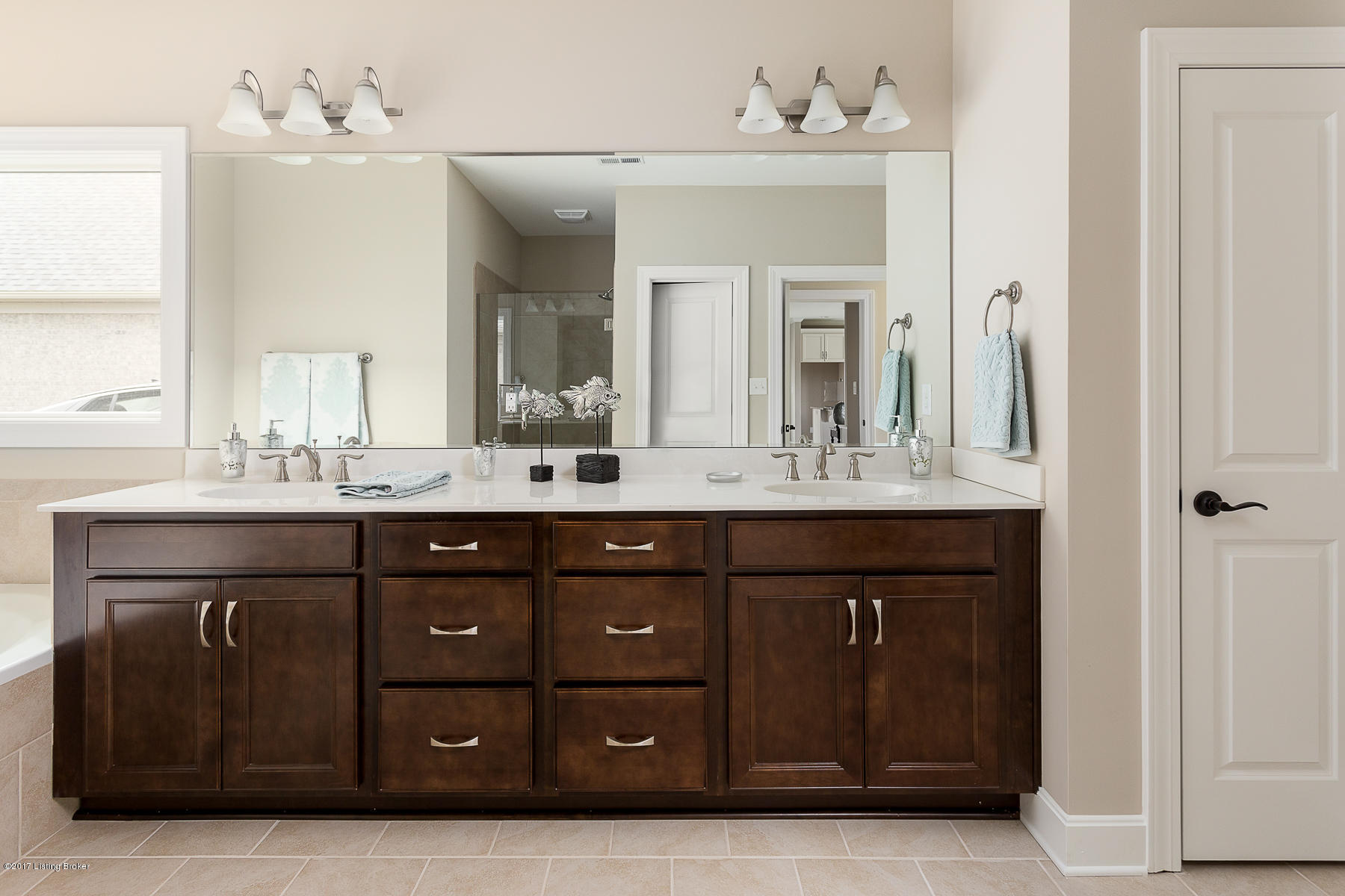 1943 Rivers Landing Drive Prospect, KY 40059 - Photo 18 of 27 Owner's Suite Bathroom