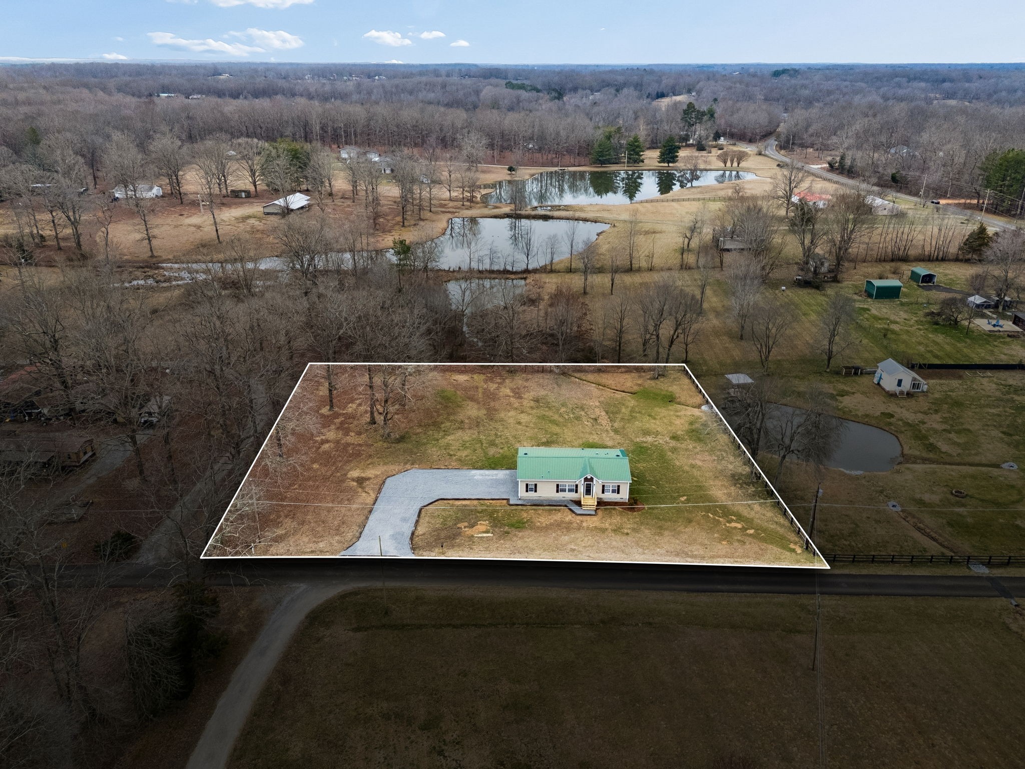 181 Duke Road Dickson, TN 37055 - Photo 21 of 22 a view of roof