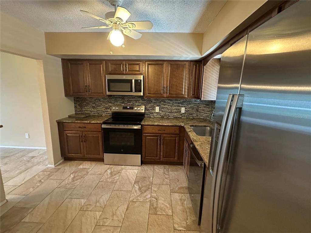 2285 Israeli Drive, Unit 29 Clearwater, FL 33763 - Photo 5 of 20