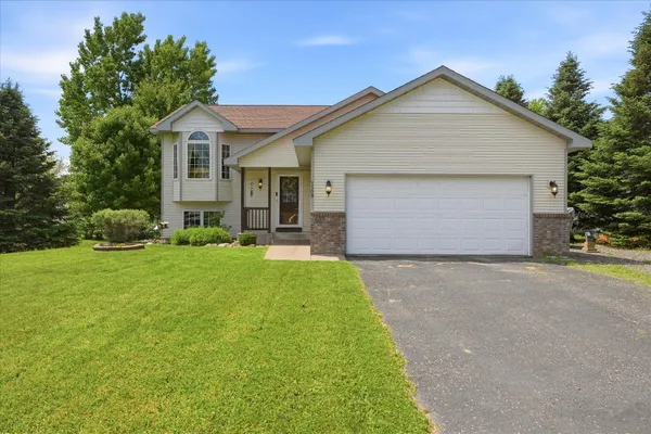 $310,000 | 1109 Pond View Drive, Braham, MN 55006