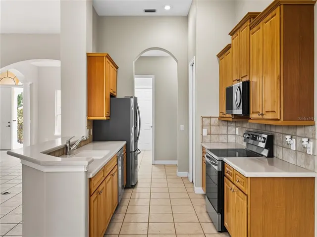 $485,000 | 9958 Santa Barbara Court, Howey-in-the-Hills, FL 34737