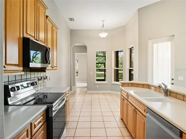 $485,000 | 9958 Santa Barbara Court, Howey-in-the-Hills, FL 34737