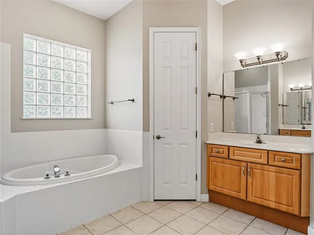 $485,000 | 9958 Santa Barbara Court, Howey-in-the-Hills, FL 34737