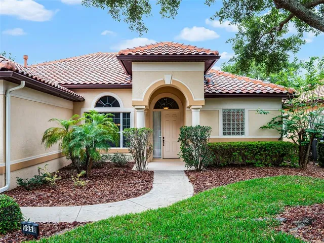 $485,000 | 9958 Santa Barbara Court, Howey-in-the-Hills, FL 34737