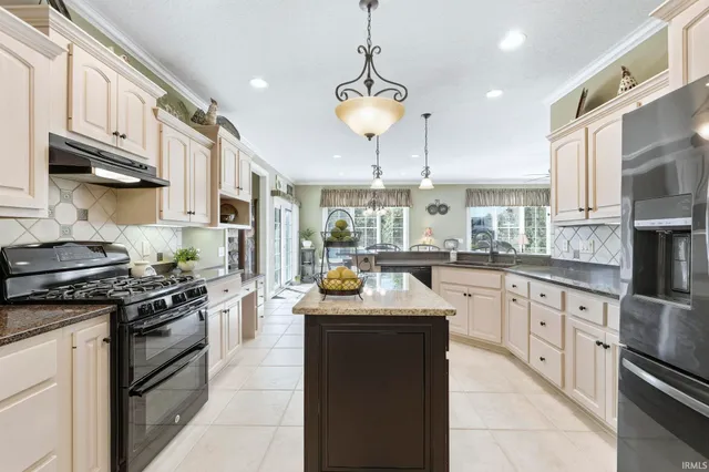 $479,900 | 123 Tawney Eagle Court, Huntertown, IN 46748