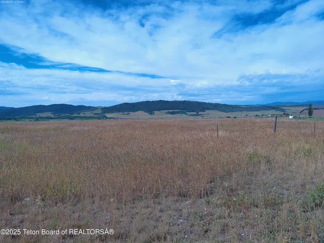 $300,000 | 126 Hwy Bedford Wy, Bedford, WY 83112