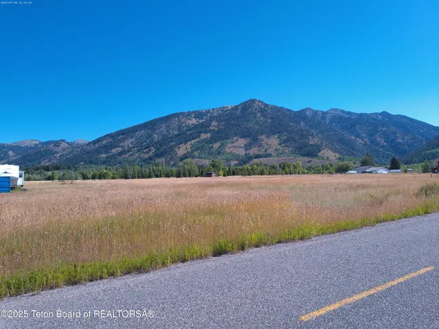 $300,000 | 126 Hwy Bedford Wy, Bedford, WY 83112