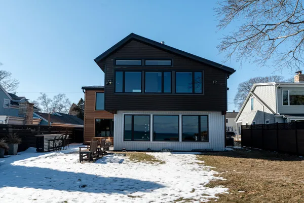 $1,380,000 | 2533 Lakeshore Drive, Sheboygan, WI 53081