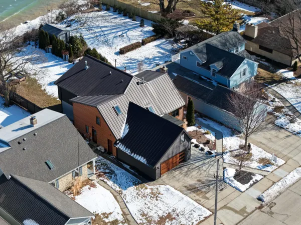 $1,380,000 | 2533 Lakeshore Drive, Sheboygan, WI 53081
