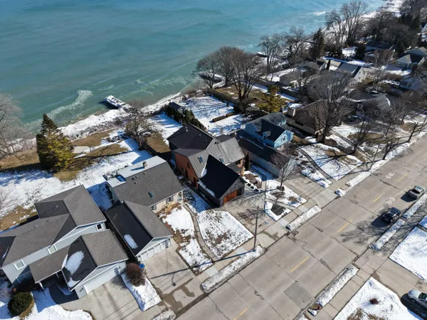 $1,380,000 | 2533 Lakeshore Drive, Sheboygan, WI 53081