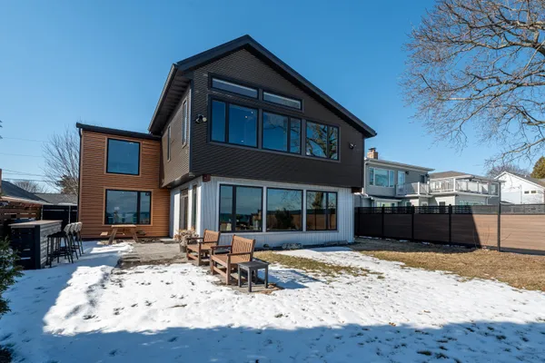 $1,380,000 | 2533 Lakeshore Drive, Sheboygan, WI 53081