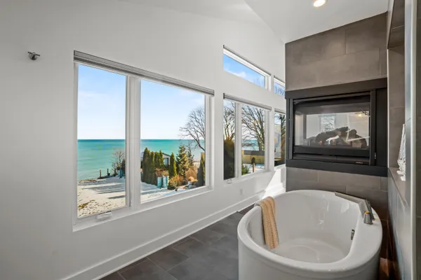 $1,380,000 | 2533 Lakeshore Drive, Sheboygan, WI 53081