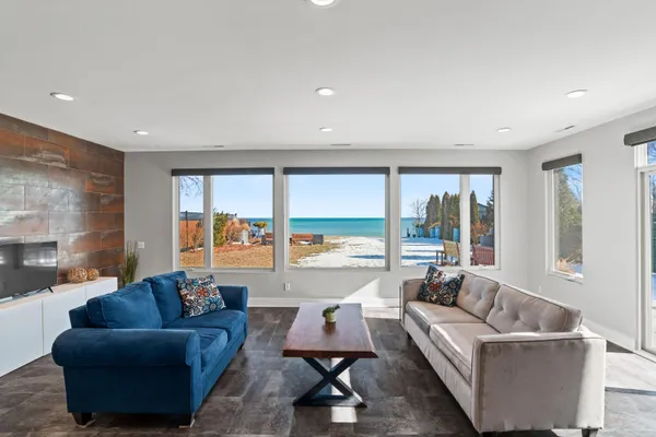 $1,380,000 | 2533 Lakeshore Drive, Sheboygan, WI 53081