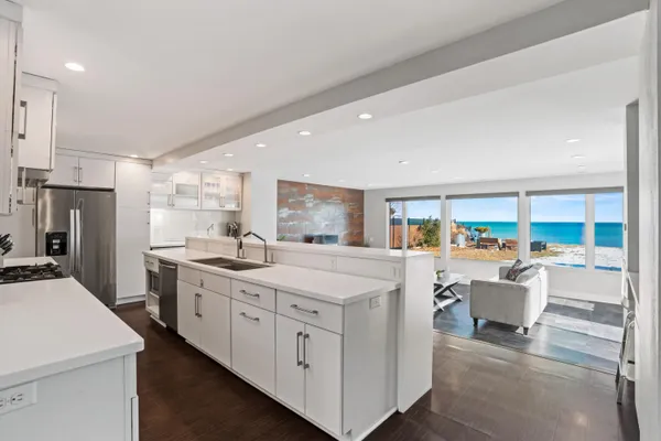 $1,380,000 | 2533 Lakeshore Drive, Sheboygan, WI 53081