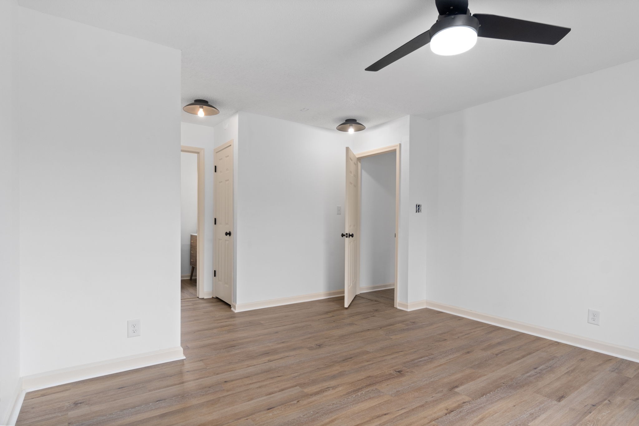 198 Cummings Creek Road Clarksville, TN 37042 - Photo 21 of 43 wooden floor in an empty room