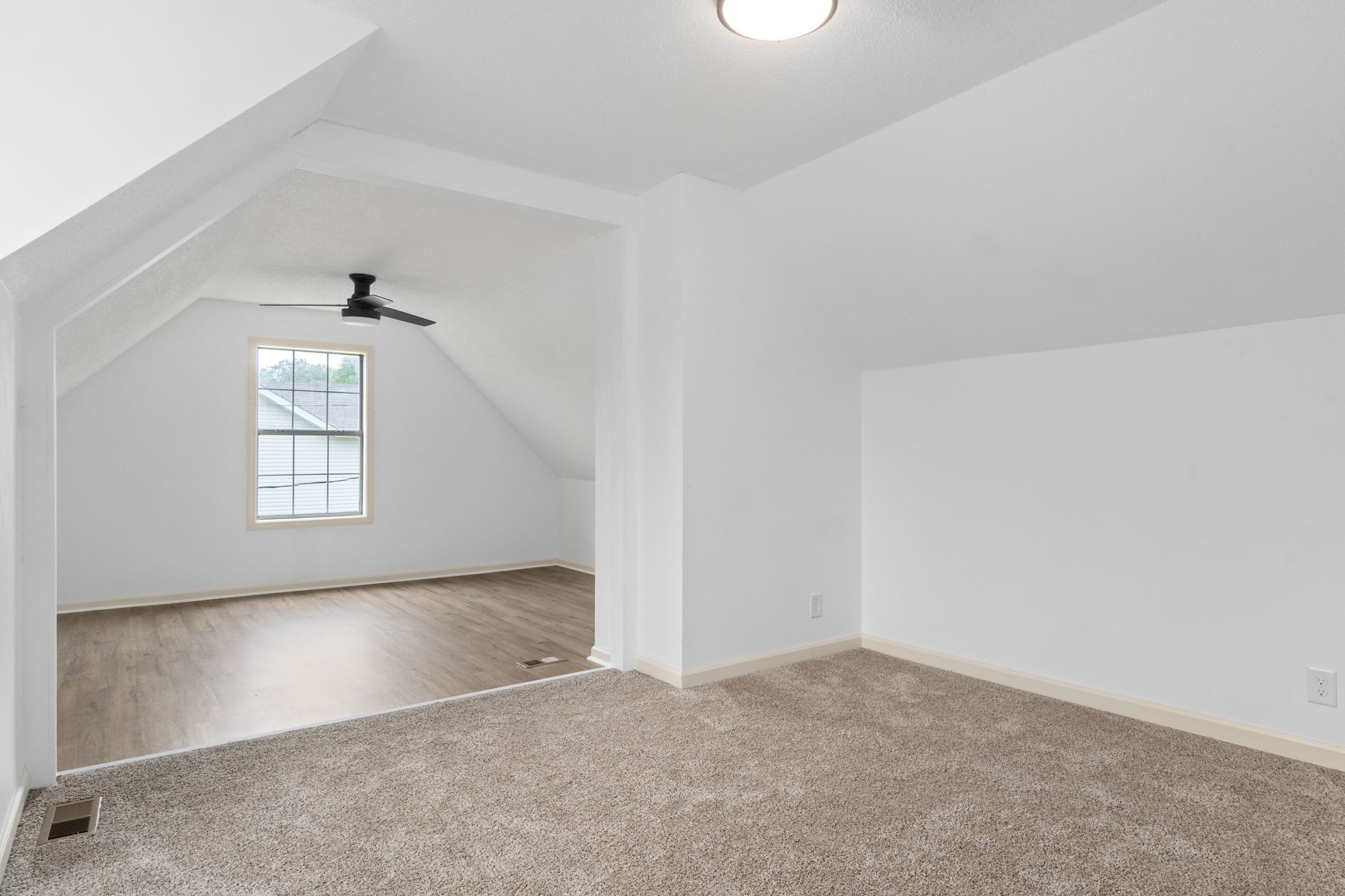 198 Cummings Creek Road Clarksville, TN 37042 - Photo 31 of 43 an empty room with windows and entrance