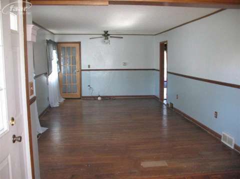 4200 South Vassar Road Burton, MI 48519 - Photo 13 of 13 20355519-12.JPG
