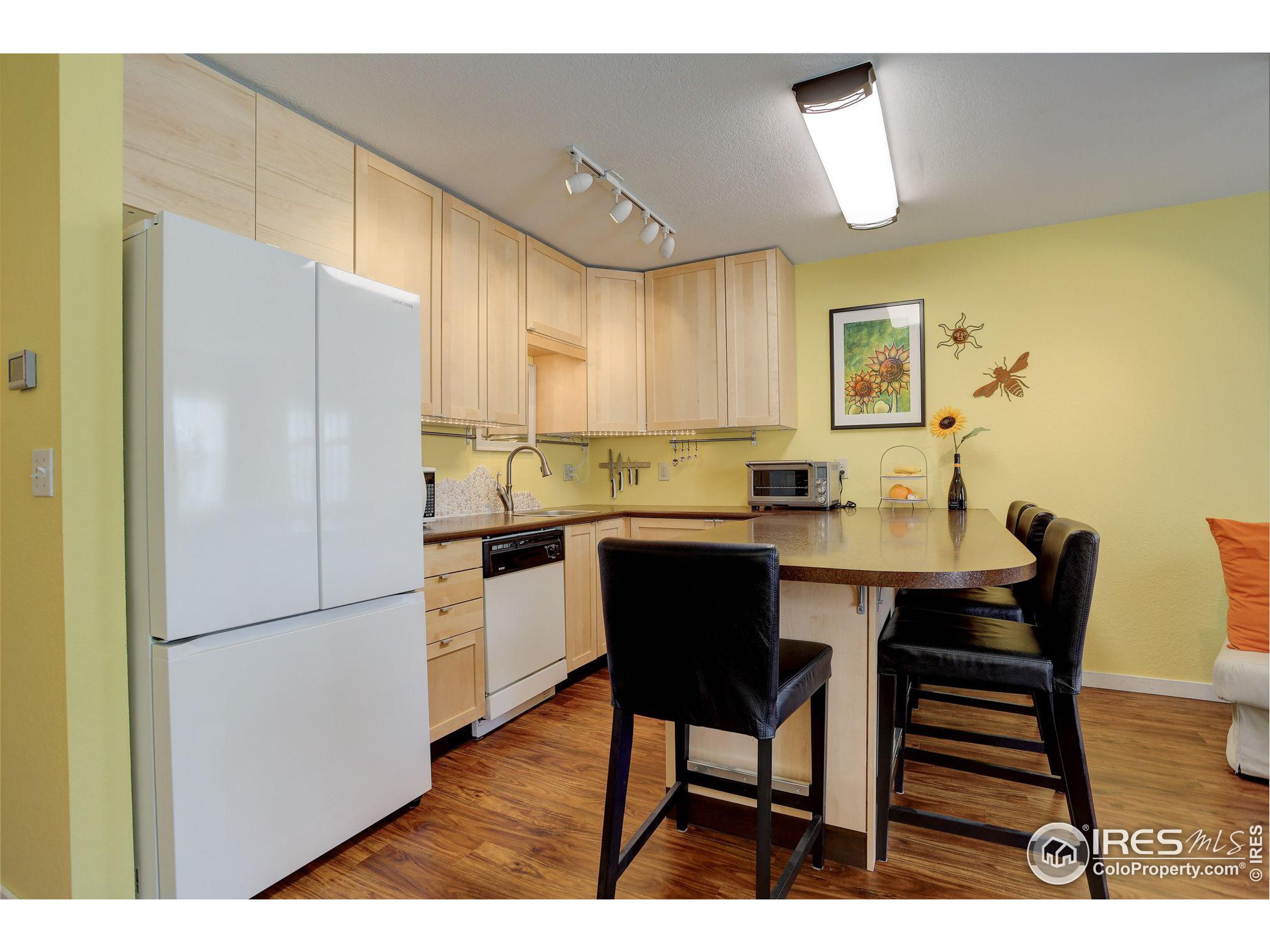 225 East 8th Ave Unit D14  