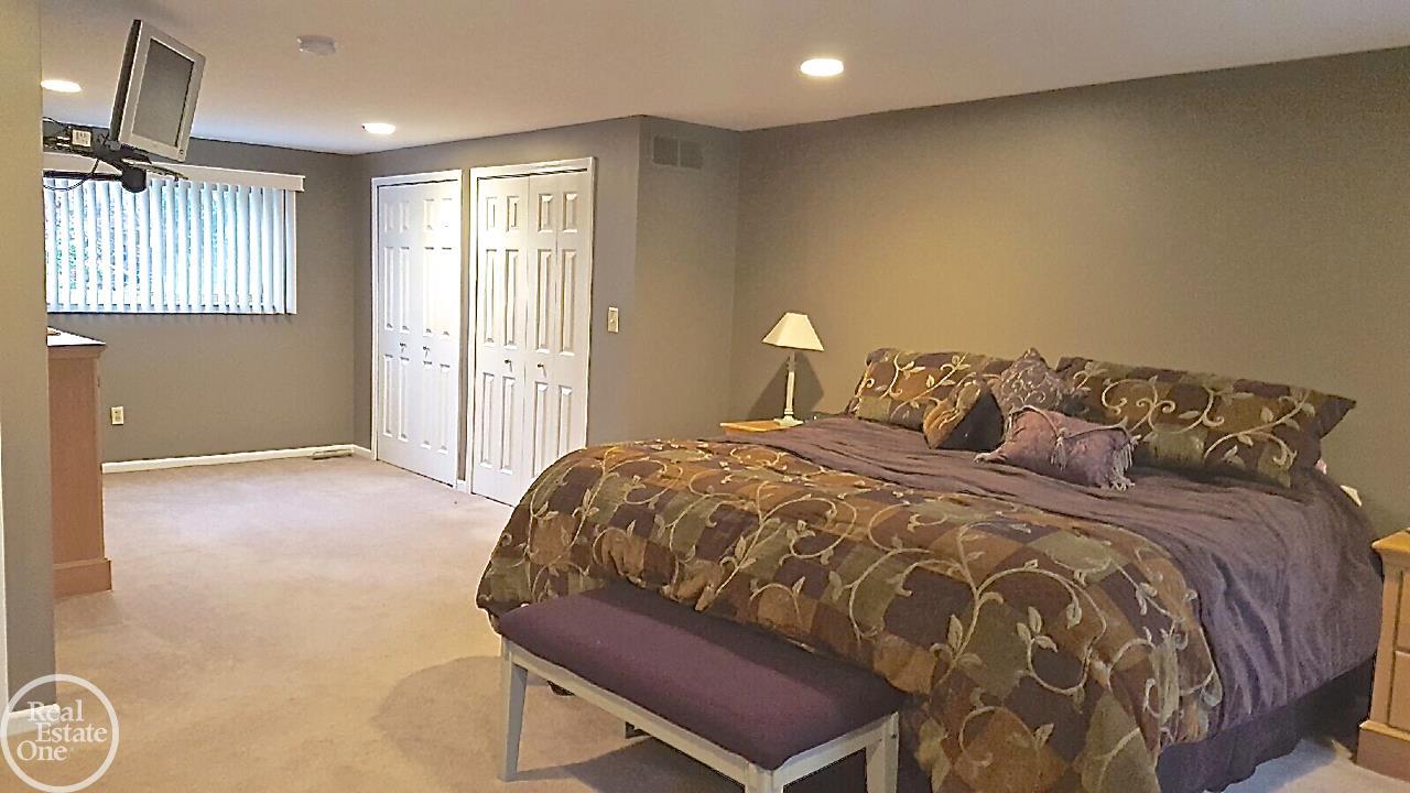 2290 Chicago Road Warren, MI 48092 - Photo 23 of 39