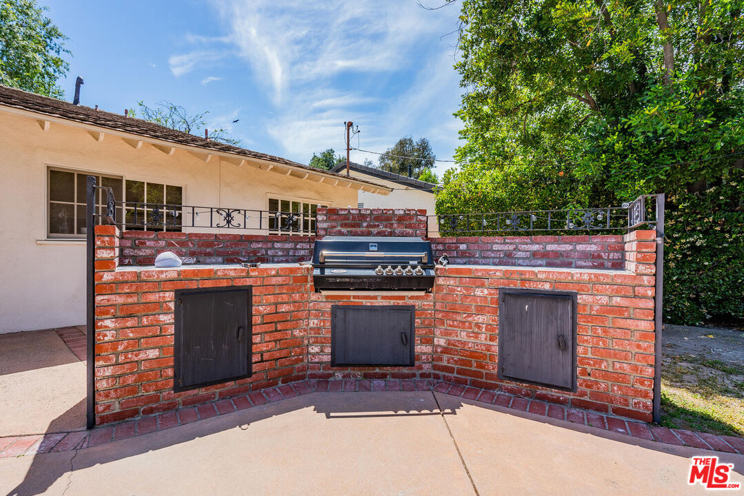 23547 Long Valley Road Hidden Hills, CA 91302 - Photo 24 of 27 Gallery Image 24