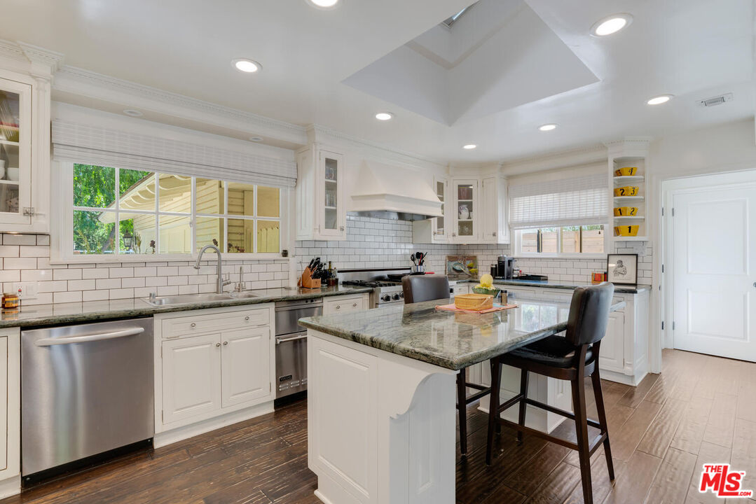 23547 Long Valley Road Hidden Hills, CA 91302 - Photo 9 of 27 Gallery Image 9