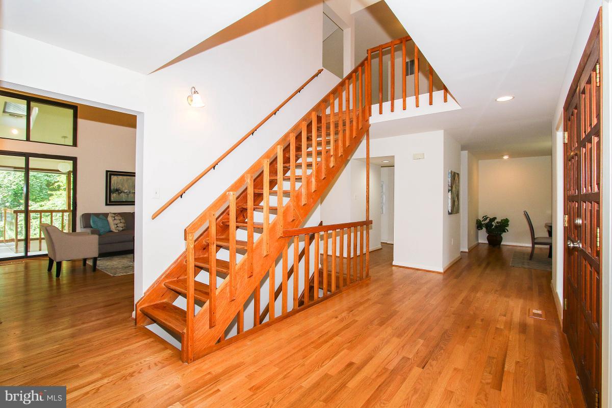 7610 Carteret Road Bethesda, MD 20817 - Photo 2 of 30 Interior (General)