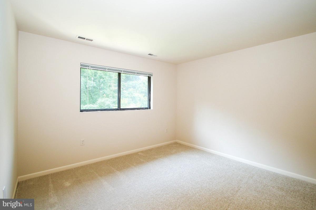 7610 Carteret Road Bethesda, MD 20817 - Photo 21 of 30 Bedroom