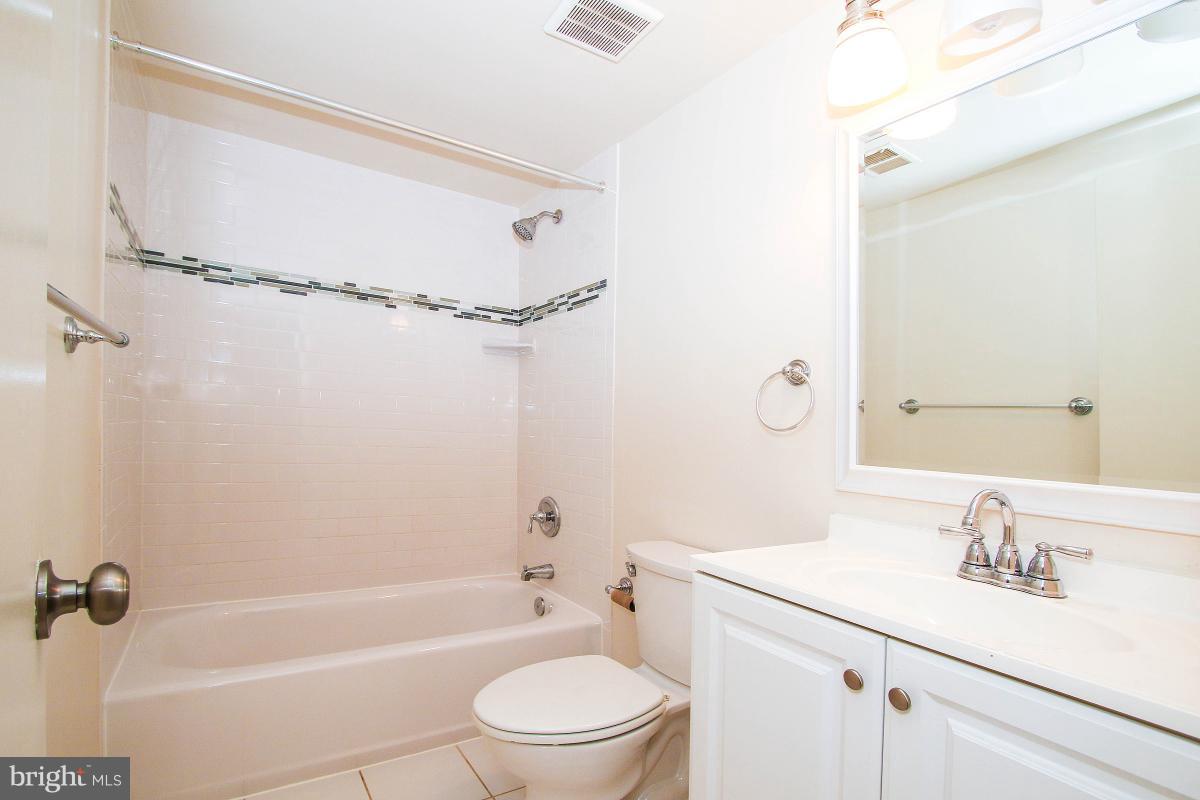 7610 Carteret Road Bethesda, MD 20817 - Photo 27 of 30 Bath