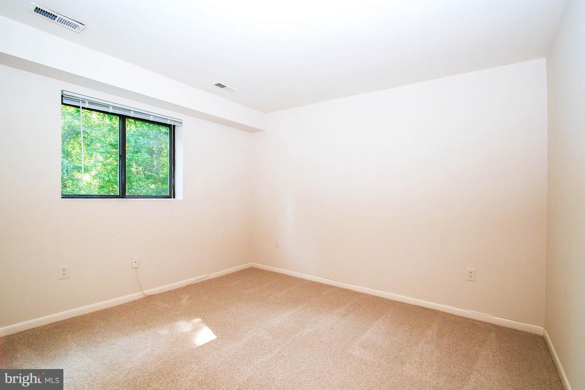7610 Carteret Road Bethesda, MD 20817 - Photo 28 of 30 Bedroom
