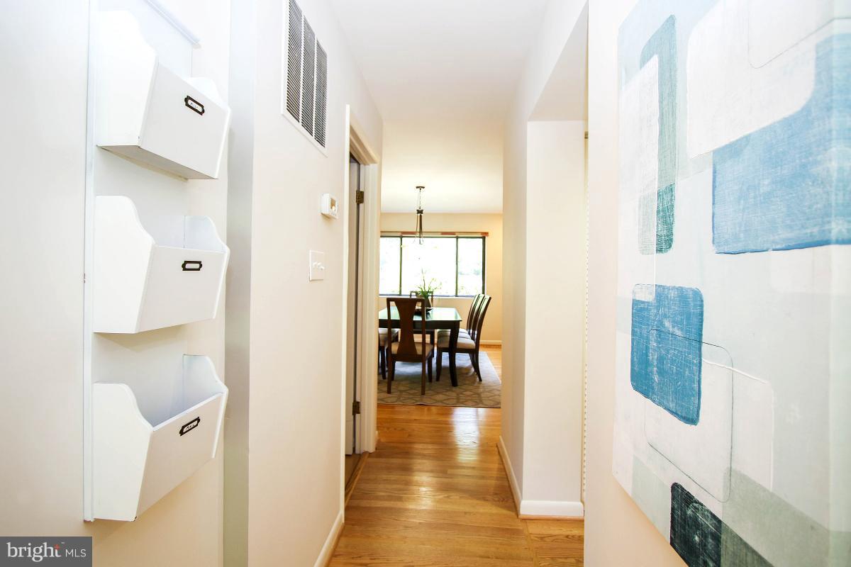 7610 Carteret Road Bethesda, MD 20817 - Photo 10 of 30 Interior (General)