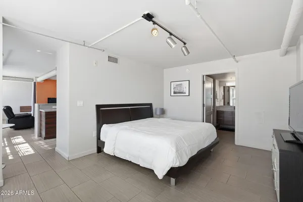 $289,900 | 535 West Thomas Road, Unit 210, Phoenix, AZ 85013