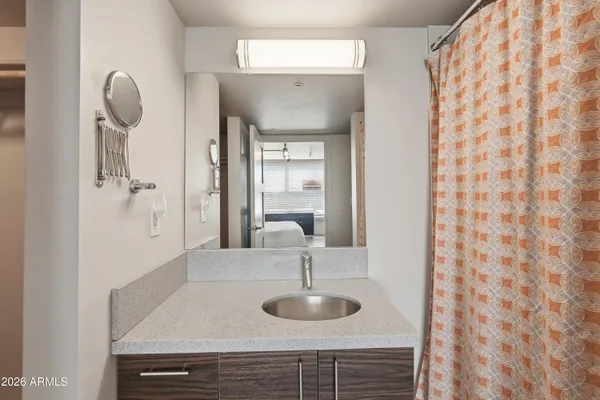 $289,900 | 535 West Thomas Road, Unit 210, Phoenix, AZ 85013