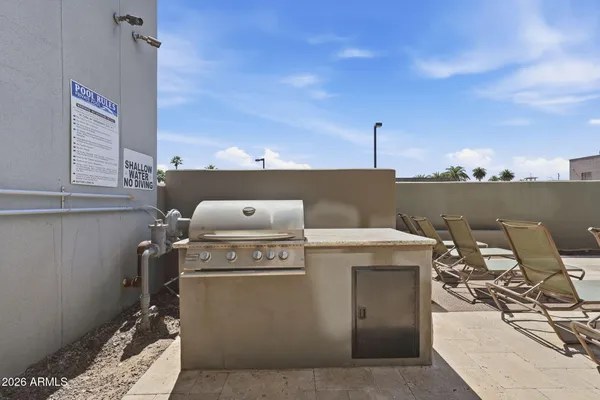 $289,900 | 535 West Thomas Road, Unit 210, Phoenix, AZ 85013