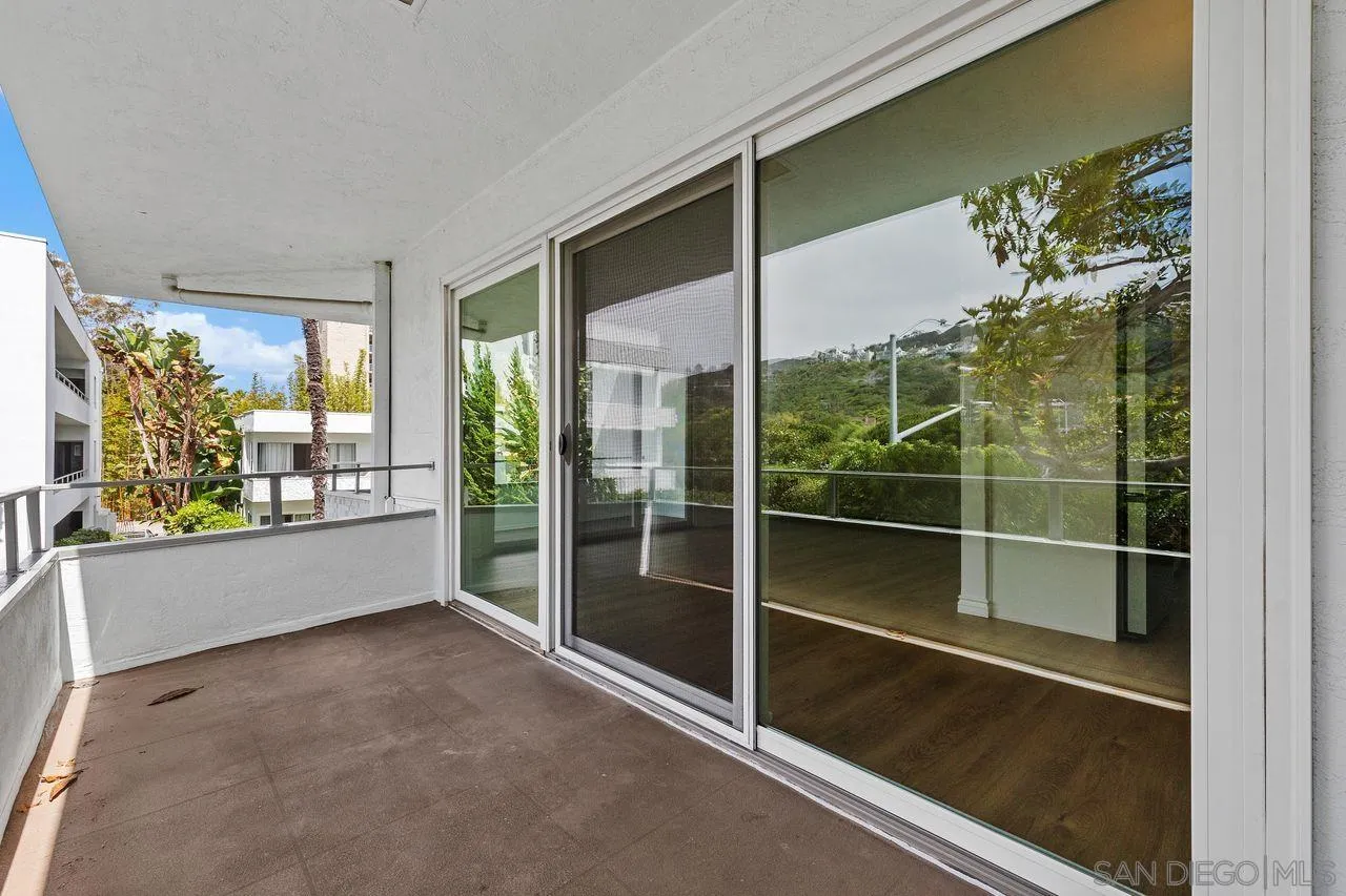 2368 Torrey Pines Road, Unit 63 La Jolla, CA 92037 - Photo 28 of 41 Balcony