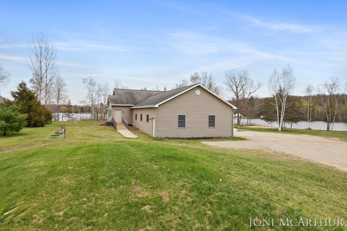 358 Potter Place Stanton, MI 48888 - Photo 39 of 48 IMG_1038