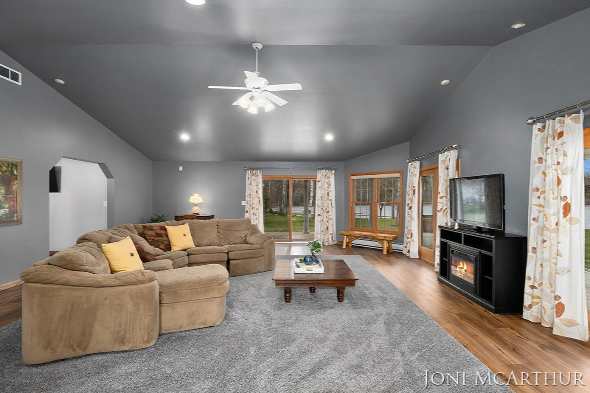 358 Potter Place Stanton, MI 48888 - Photo 4 of 48 IMG_1003