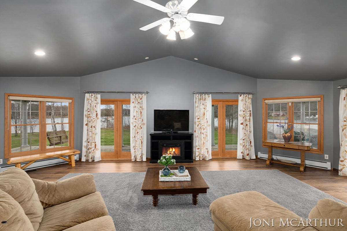 358 Potter Place Stanton, MI 48888 - Photo 5 of 48 IMG_1004