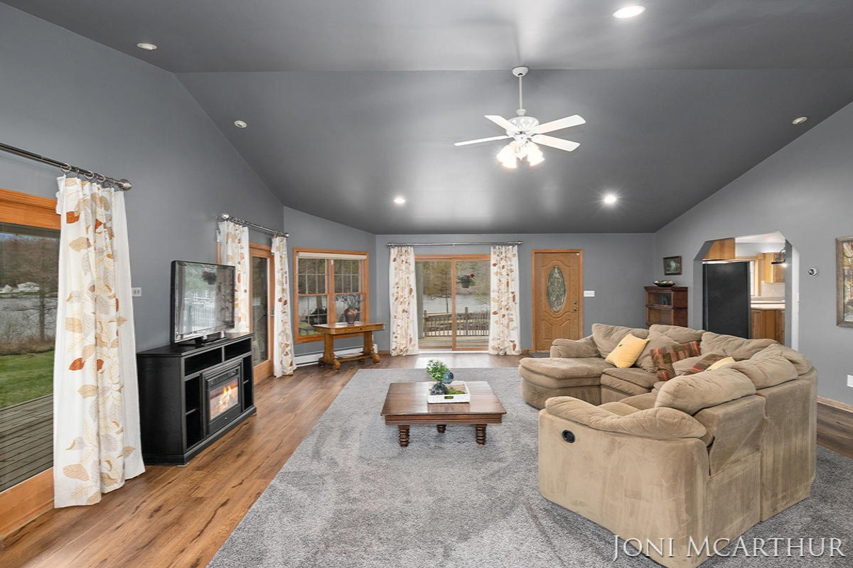 358 Potter Place Stanton, MI 48888 - Photo 6 of 48 IMG_1005